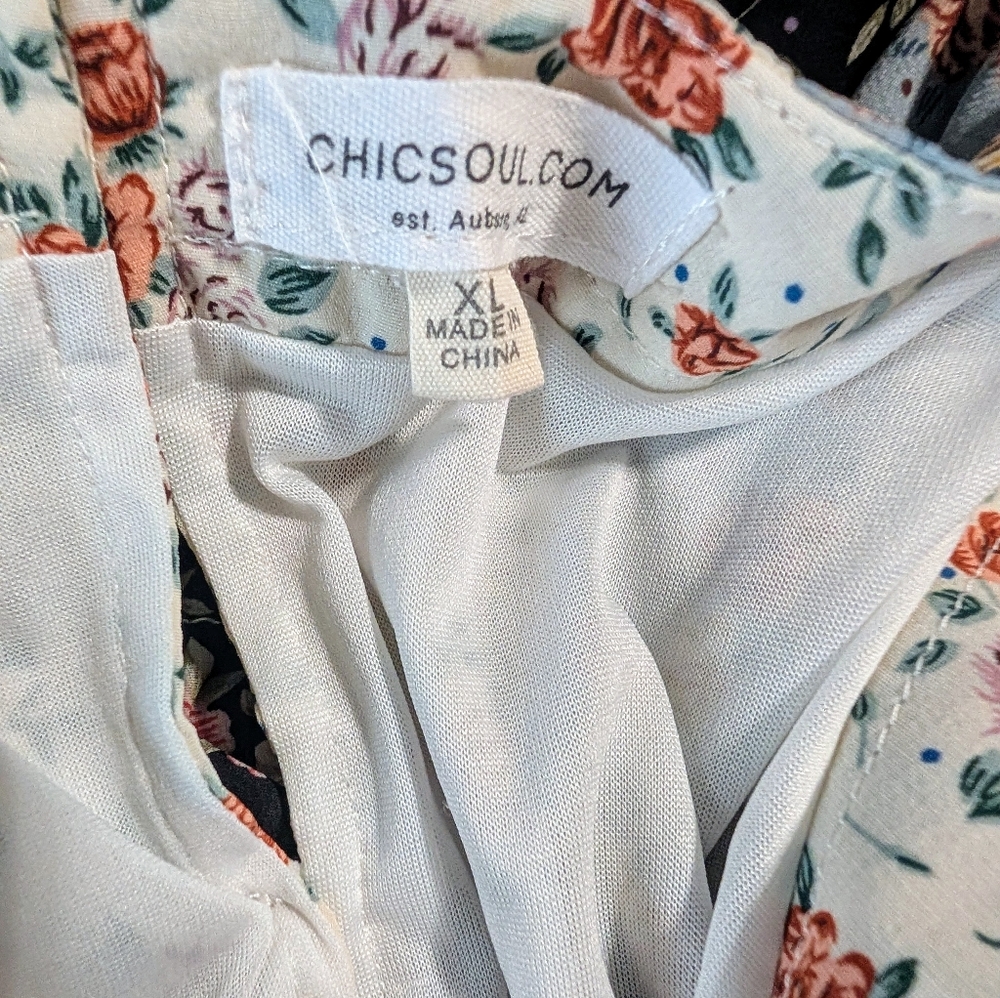 Chic Soul Women's Floral Patchwork Romper- XL - Picture 4 of 4